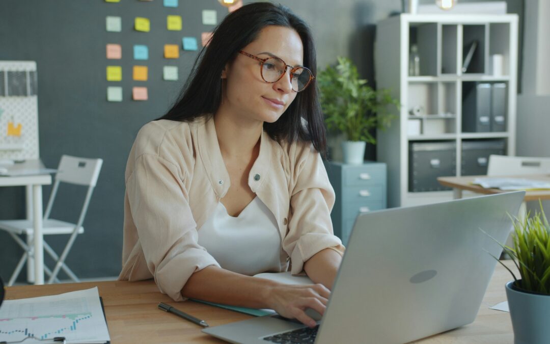 Pourquoi tout courtier devrait avoir une adjointe administrative immobilière professionnelle.